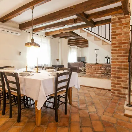 Villa Lunaria